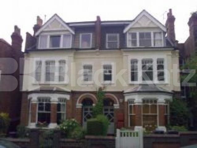 			NEWLY INSTRUCTED, AVAILABLE NOW!, 2 Bedroom, 1 bath, 1 reception Flat			 Talbot Road, HIGHGATE N6