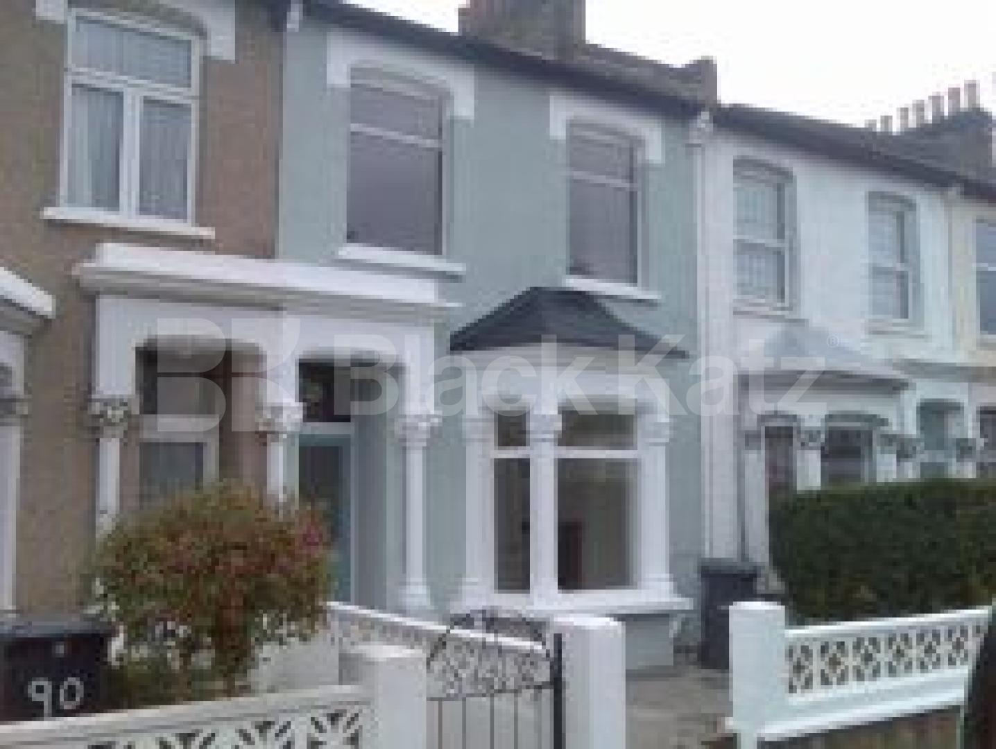 			LARGE HOUSE WITH GARDEN, 4 Bedroom, 1 bath, 1 reception Terraced House			 Glenwood Road, Turnpike Lane  N15