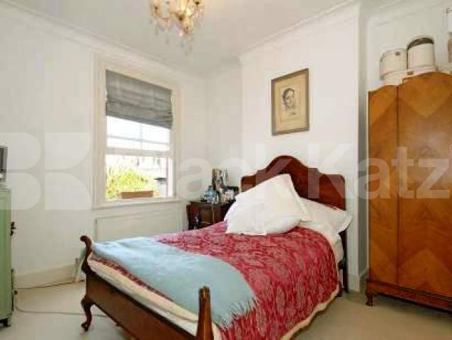 			AMAZING FLAT!, 2 Bedroom, 1 bath, 1 reception Flat			 Palace Road, CROUCH END