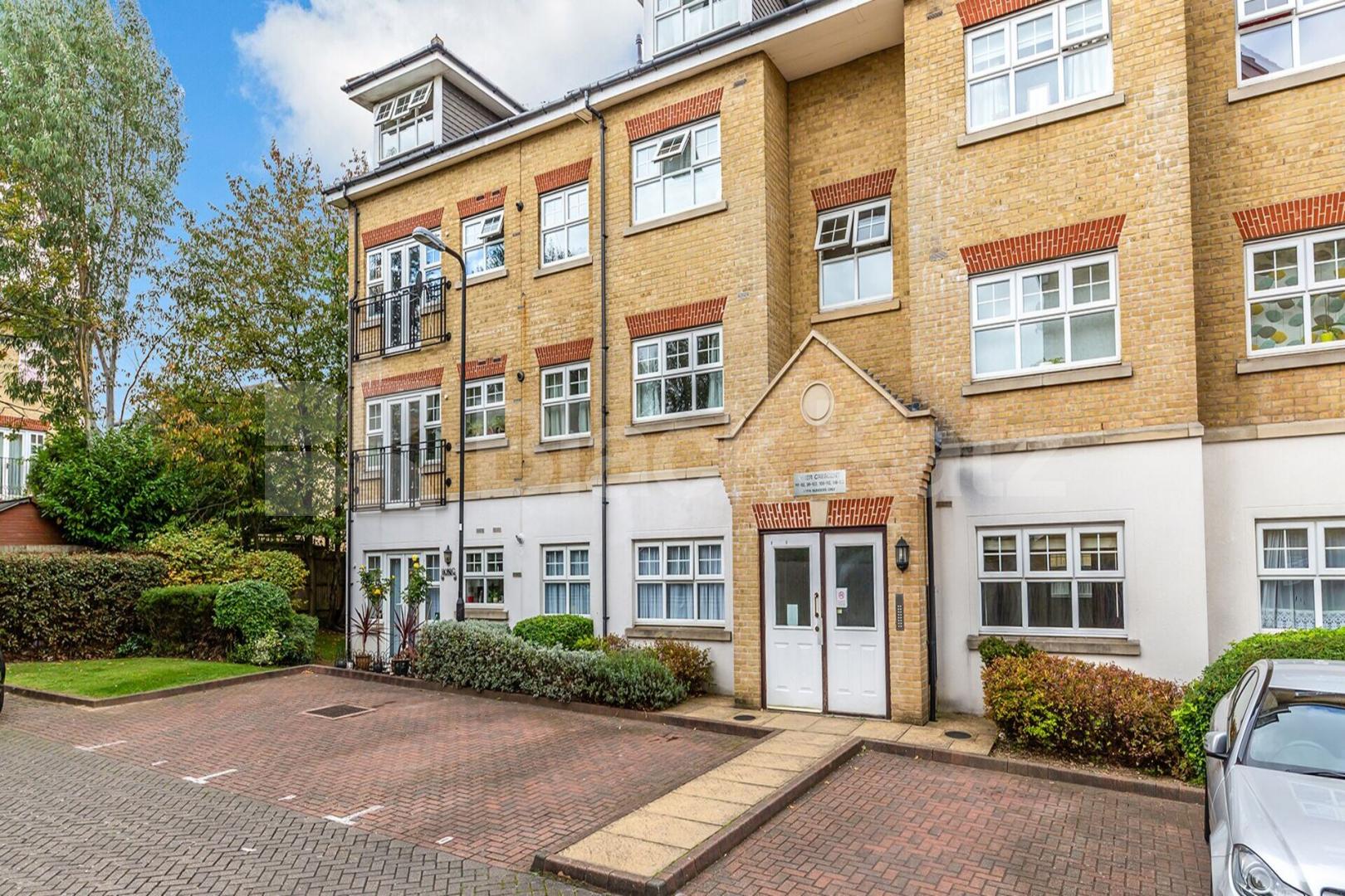 Modern 2 bedroom within a secure development near Muswell Hill golf course  Osier Crescent, Muswell Hill