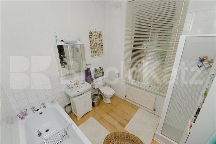			NEW INSTRUCTION!, 1 Bedroom, 1 bath, 1 reception Flat			 Jackson Road, HOLLOWAY