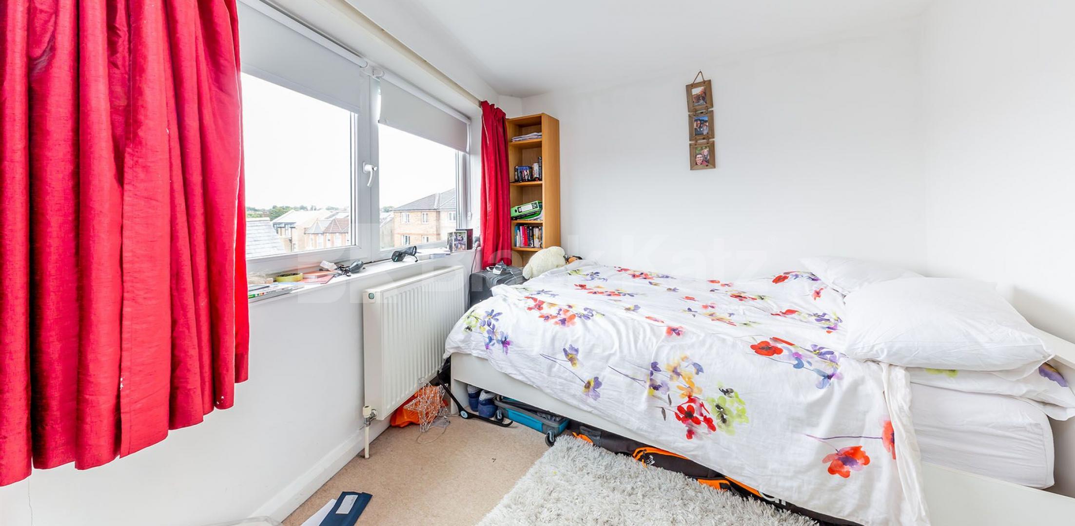 			2 Bedroom, 1 bath, 1 reception Flat			 High Road, East Finchley