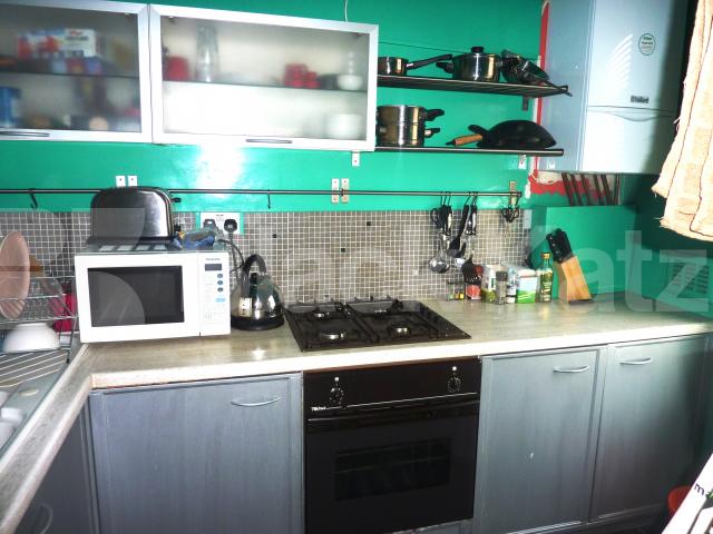 			MUST BE SEEN - ROOF TERRACE!, 1 Bedroom, 1 bath, 1 reception Flat			 Kilburn Lane, QUEENS PARK