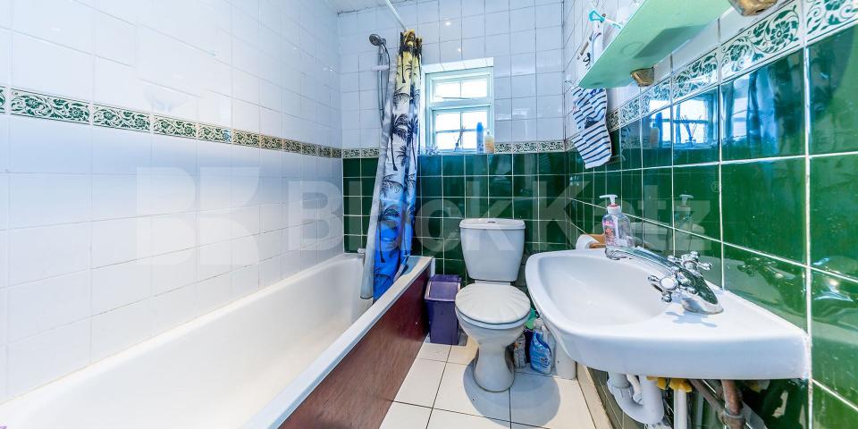 			WHOLE HOUSE!, 3 Bedroom, 1 bath, 1 reception House			 Trinity Road, East Finchley