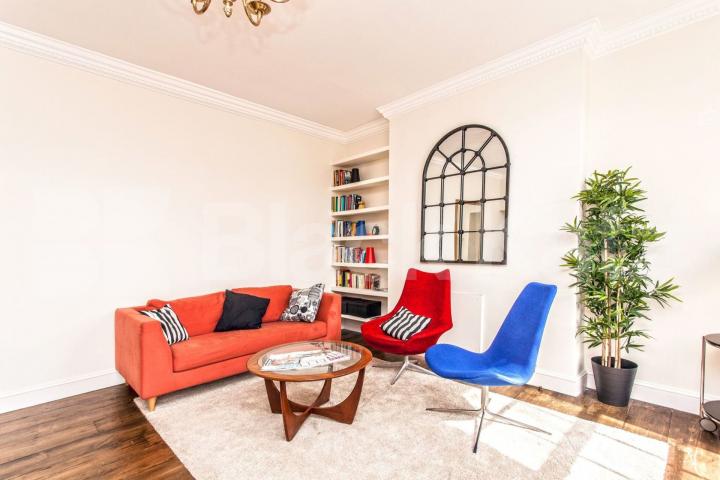 Located in one of WC1X prime garden squares close to Bloomsbury Granville Square, Kings Cross / Clerkenwell 