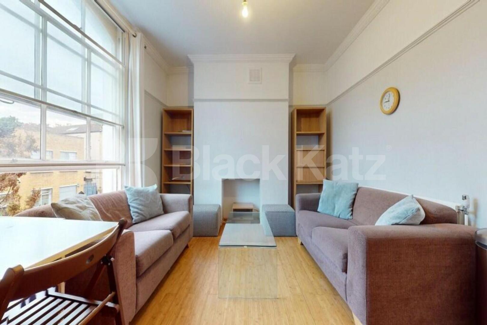 Stylish Split-Level 2-Bed Apartment with Two Baths on Kings Cross Road WC1X Kings Cross Road , Bloomsbury / Kings Cross