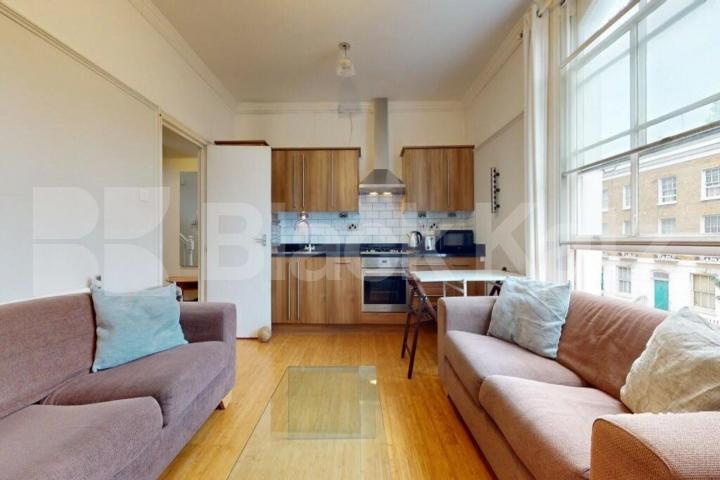 Stylish Split-Level 2-Bed Apartment with Two Baths on Kings Cross Road WC1X Kings Cross Road , Bloomsbury / Kings Cross