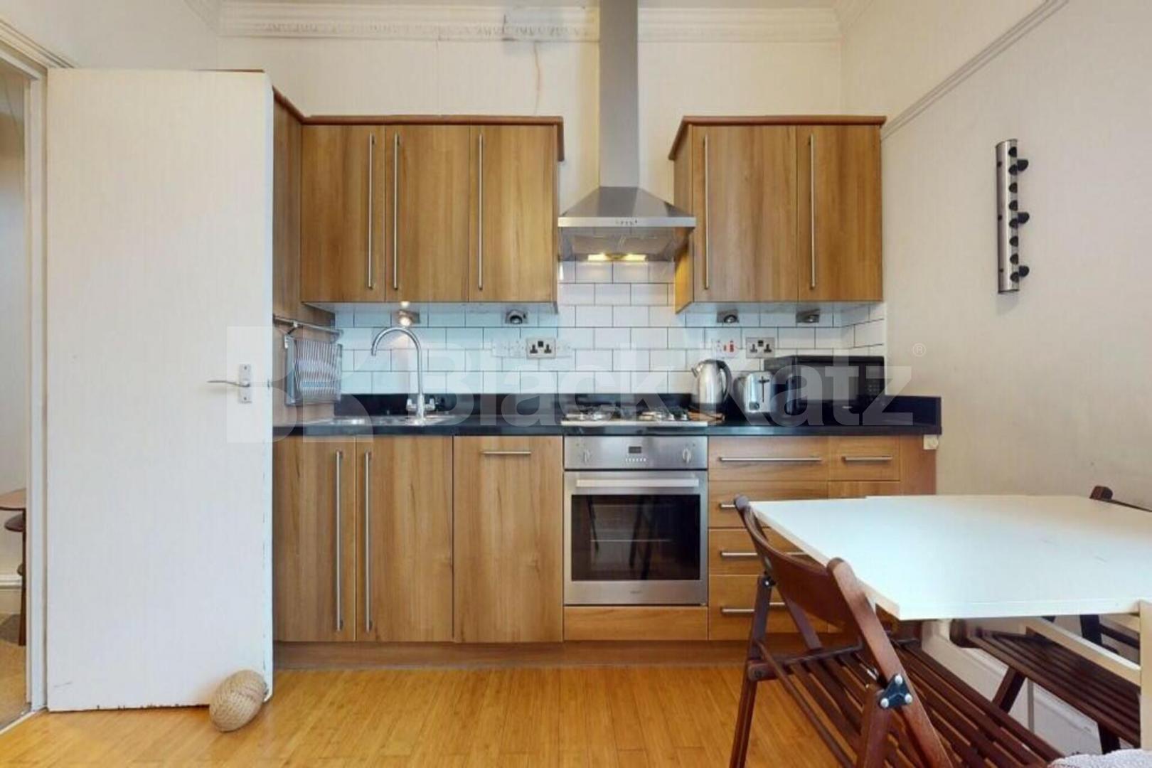 Stylish Split-Level 2-Bed Apartment with Two Baths on Kings Cross Road WC1X Kings Cross Road , Bloomsbury / Kings Cross