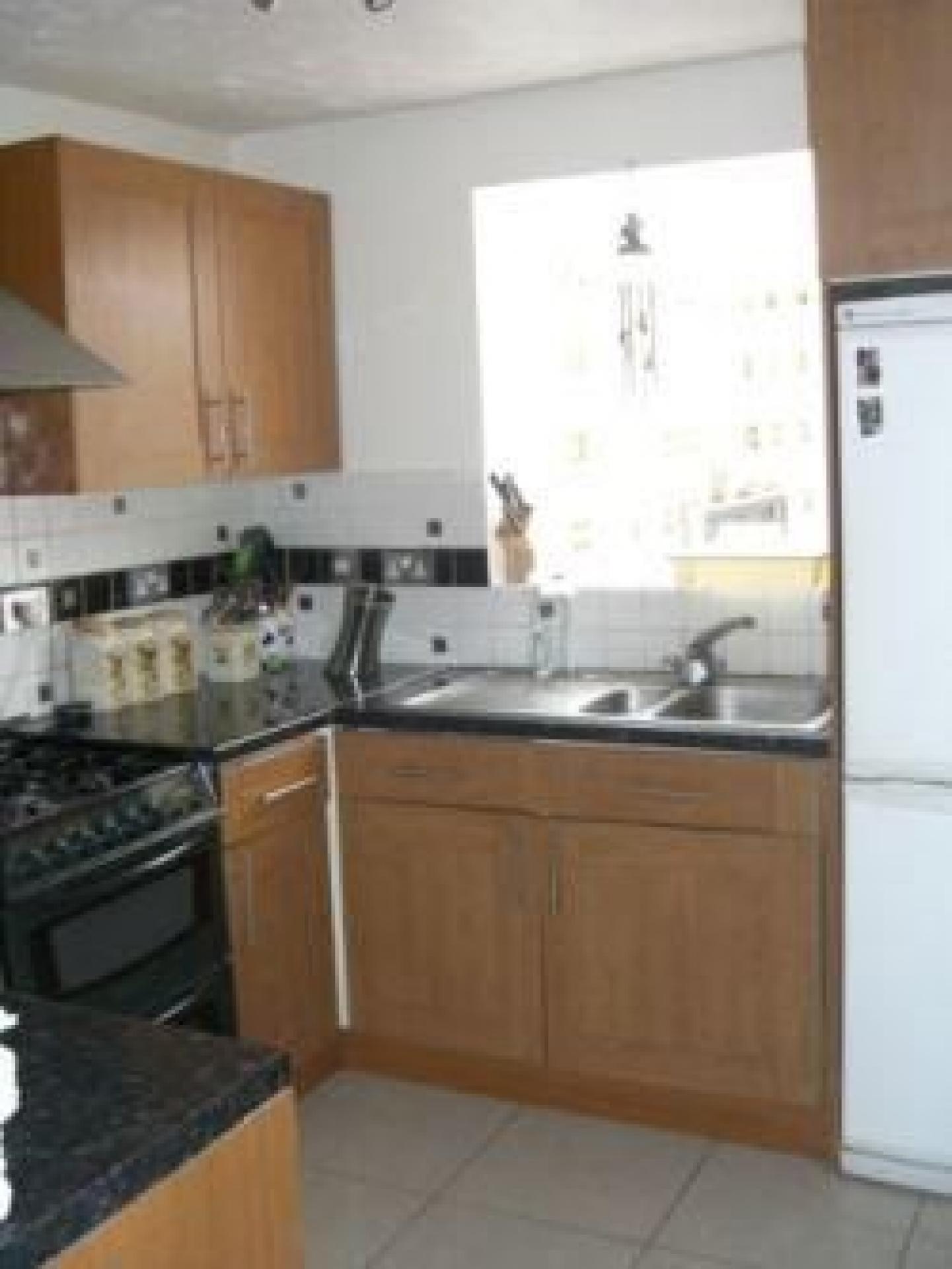 			4 Bedroom, 1 bath, 1 reception Ground Floor Flat			 Brendon Grove, EAST FINCHLEY N2 N2