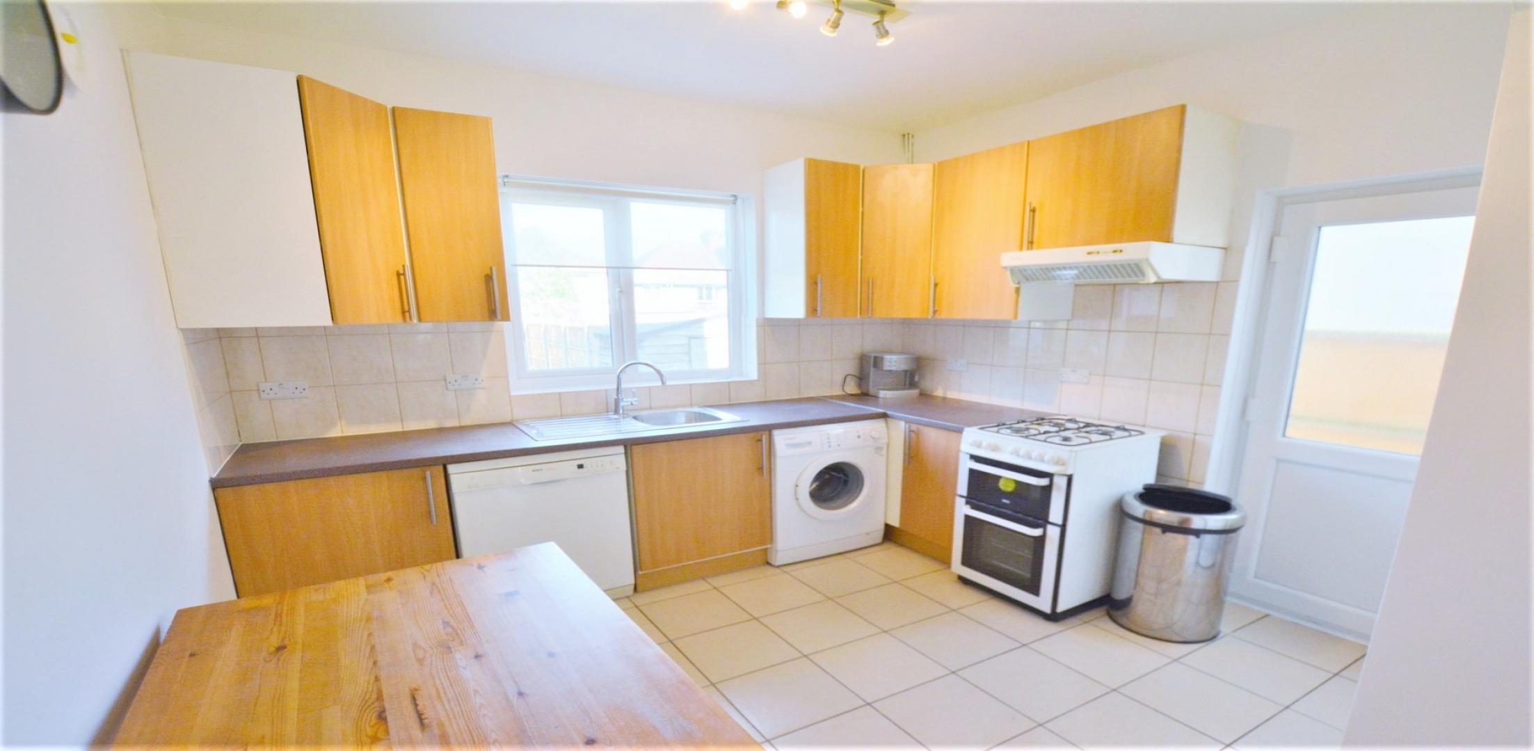 			3 Bedroom, 1 bath, 1 reception Semi-Detached House			 Park View Gardens , HENDON CENTRAL 