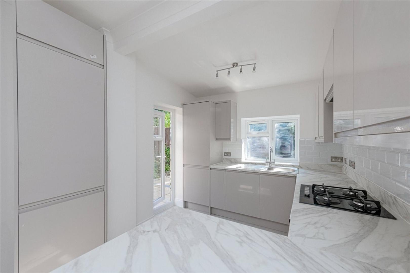 Stunning Apartment Chichele Road, Willesden Green