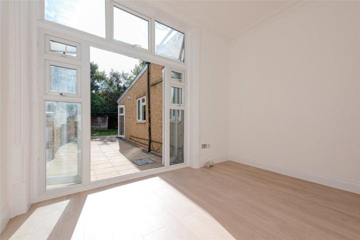 Stunning Apartment Chichele Road, Willesden Green