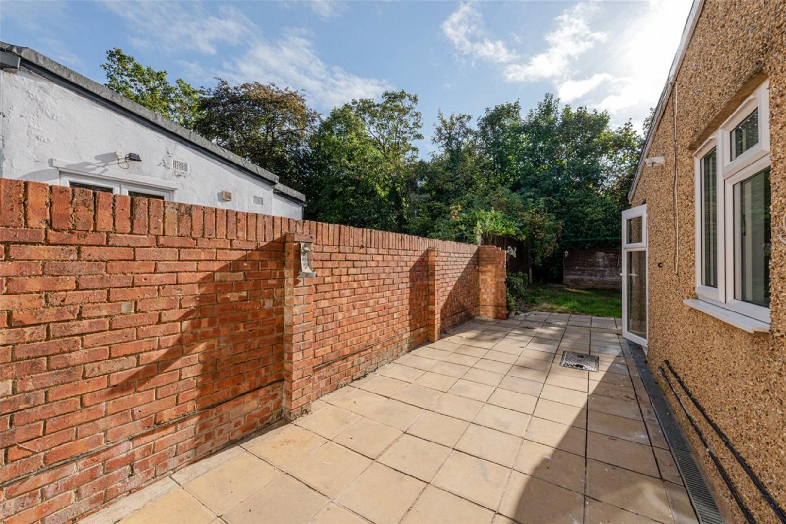 Stunning Apartment Chichele Road, Willesden Green