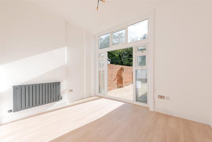 Stunning Apartment Chichele Road, Willesden Green