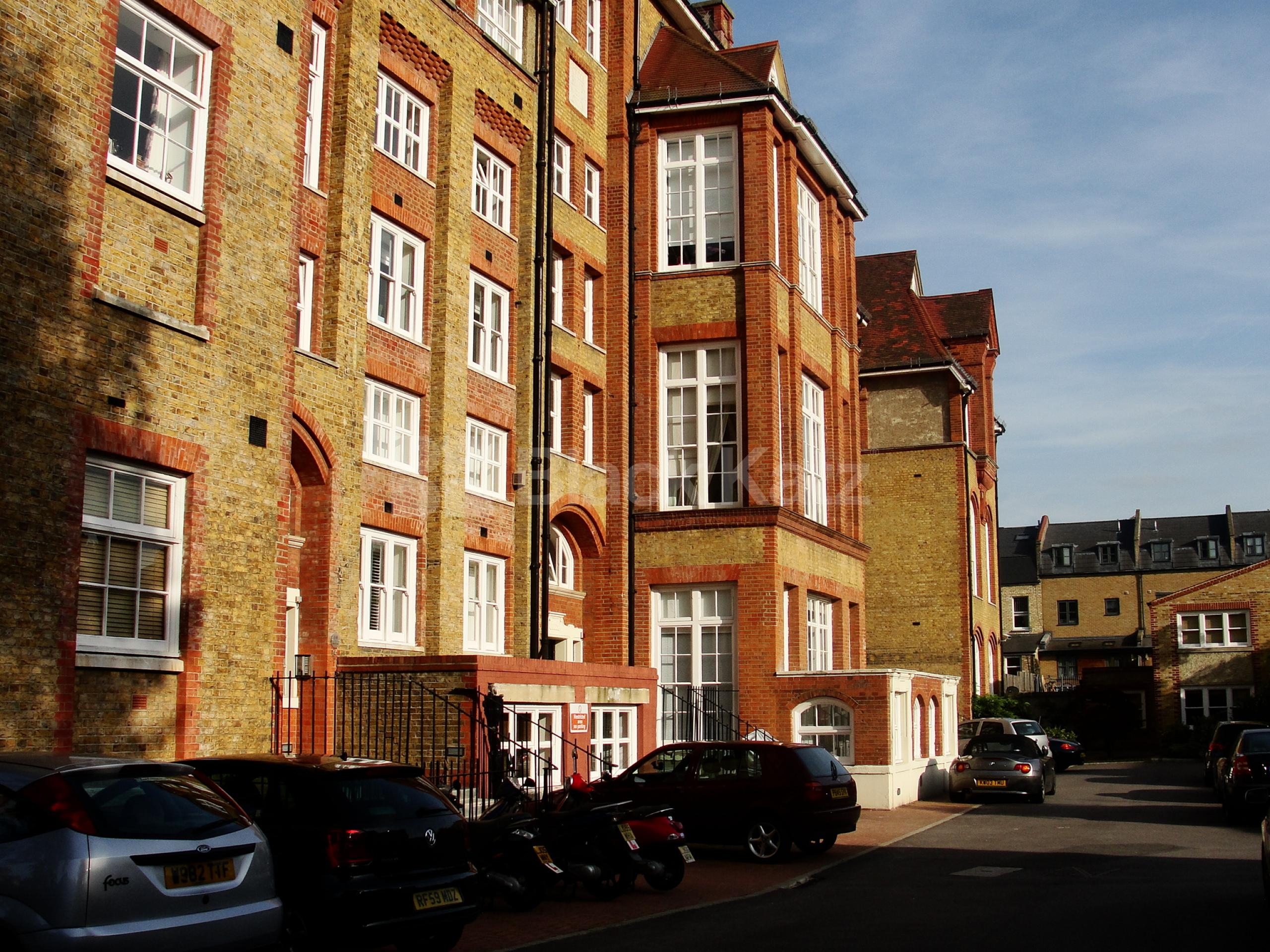 High quality finishes 1 Bedroom, Furnished Flat in Reed Place SW4