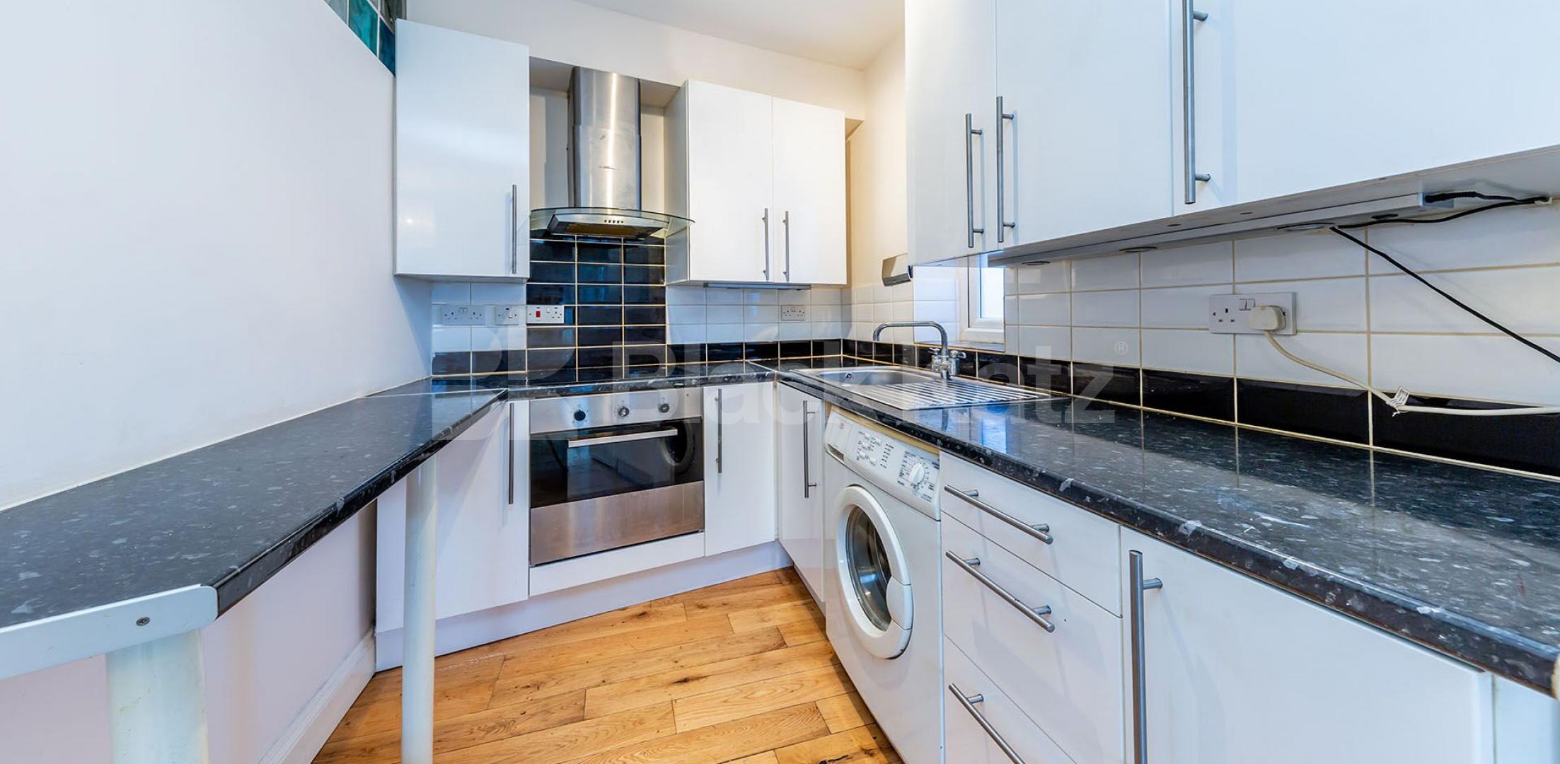 			New Instruction!, 2 Bedroom, 1 bath, 1 reception Ground Floor Flat			 High Street, Barnet