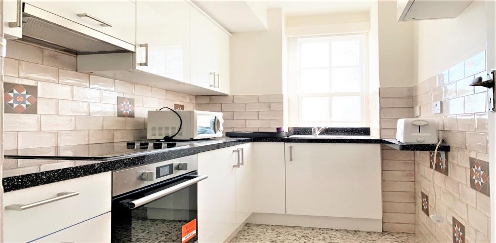 			HEATING and HOT WATER INCLUDED, 1 Bedroom, 1 bath, 1 reception Flat			 Eton College Road, BELSIZE PARK