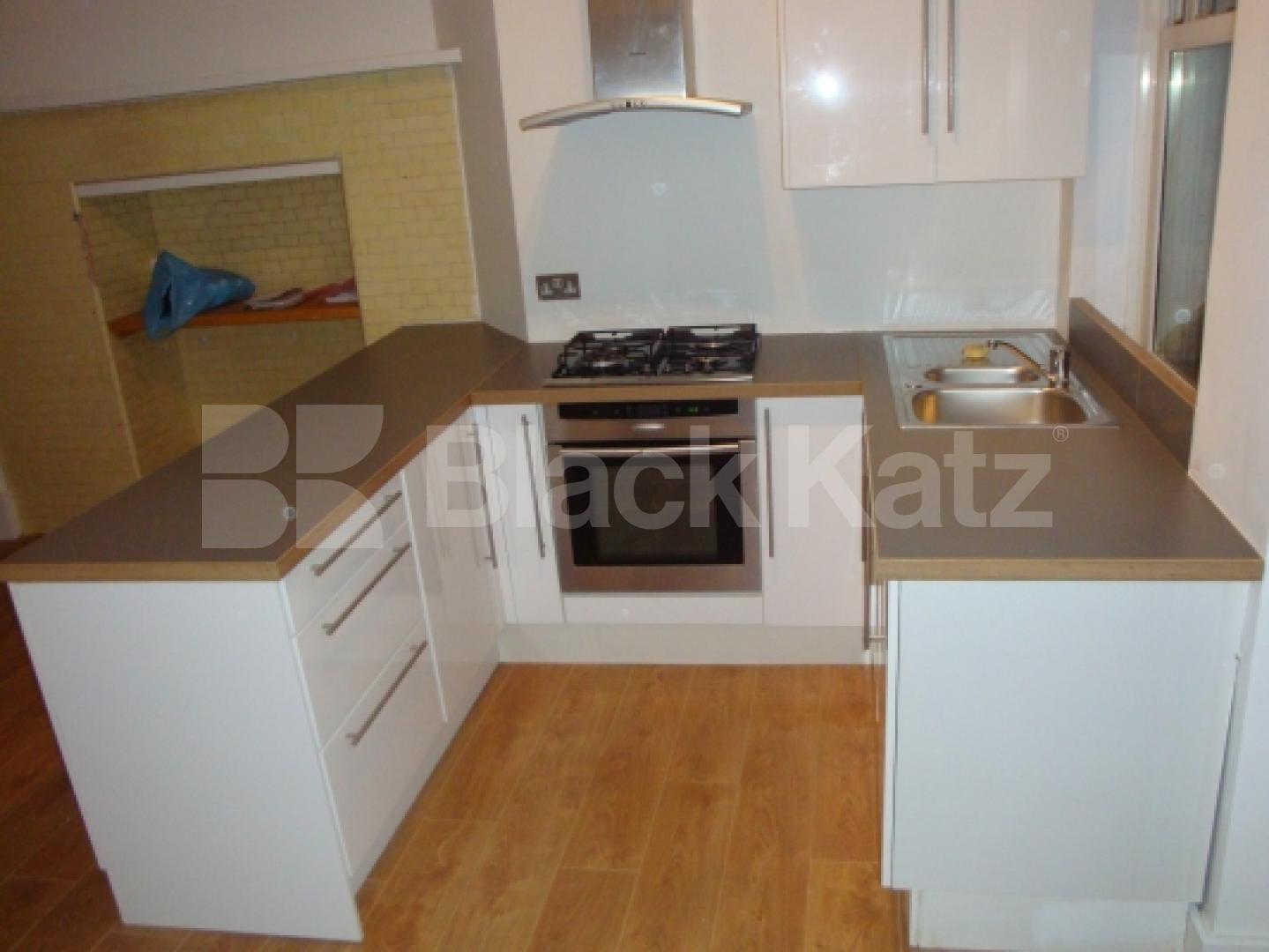 			NEW INSTRUCTION!, 2 Bedroom, 1 bath, 1 reception Flat			 Finchley Road, FINCHLEY ROAD