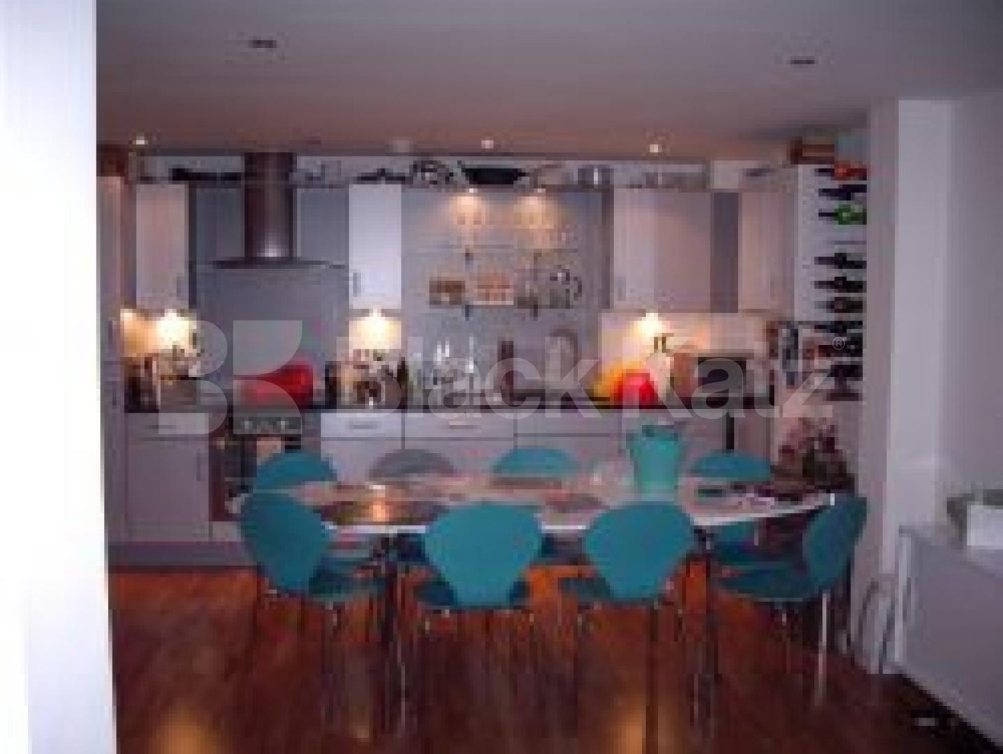 			2 Bedroom, 1 bath, 1 reception Flat			 Balmes road, Angel / Highbury