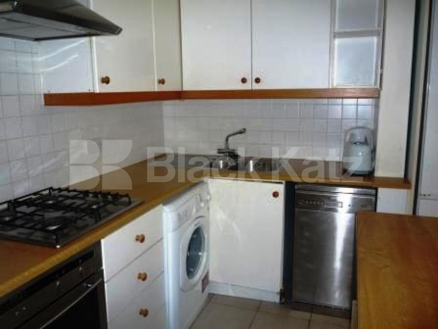 			2 Bed Garden Flat in Muswell Hill, 2 Bedroom, 1 bath, 1 reception Ground Floor Maisonette			 Woodland Gardens, Muswell Hill