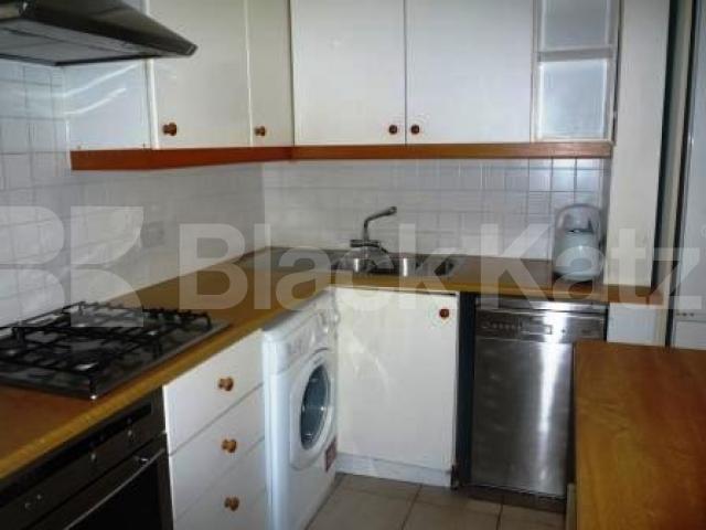 			2 Bed Garden Flat in Muswell Hill, 2 Bedroom, 1 bath, 1 reception Ground Floor Maisonette			 Woodland Gardens, Muswell Hill