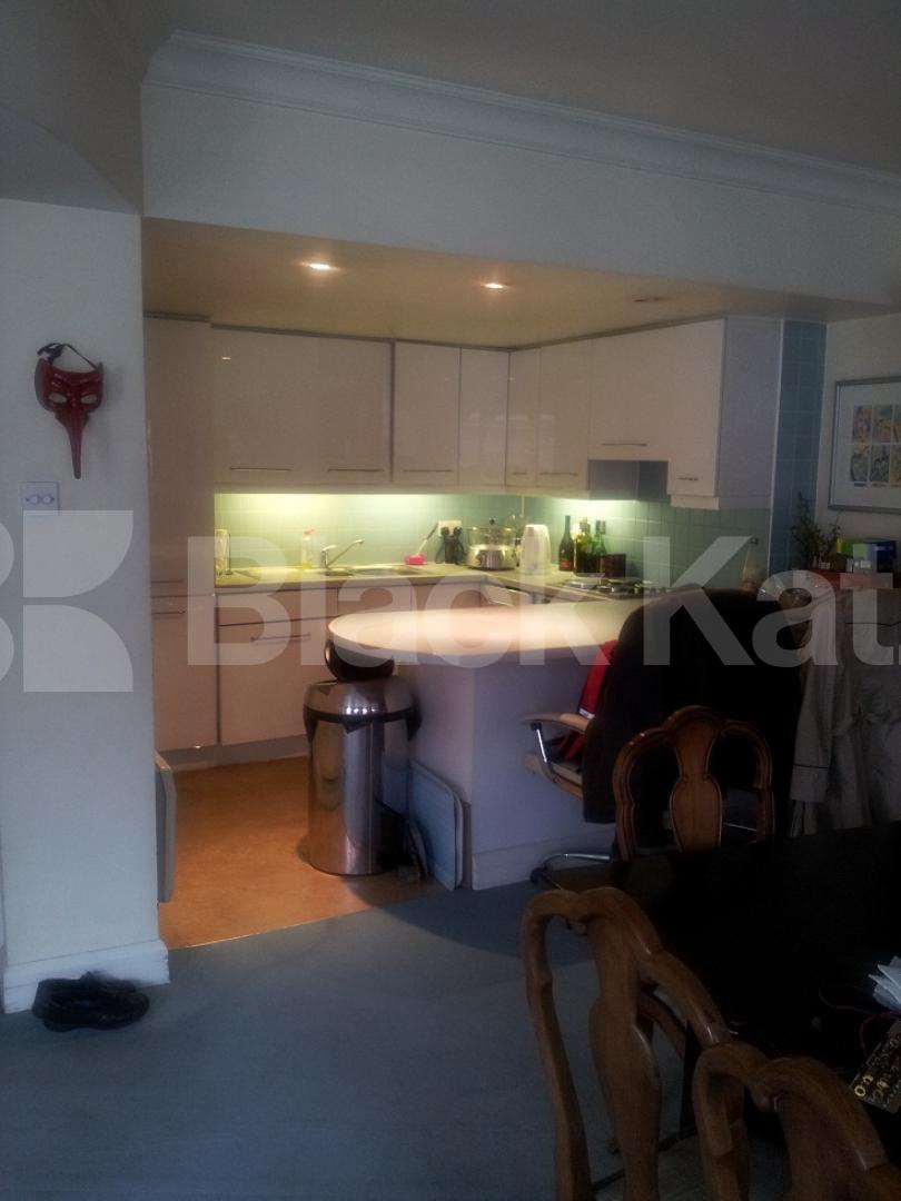 			LOCATION LOCATION LOCATION!, 1 Bedroom, 1 bath, 1 reception Flat			 Garrick Street, COVENT GARDEN