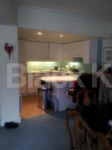 			LOCATION LOCATION LOCATION!, 1 Bedroom, 1 bath, 1 reception Flat			 Garrick Street, COVENT GARDEN