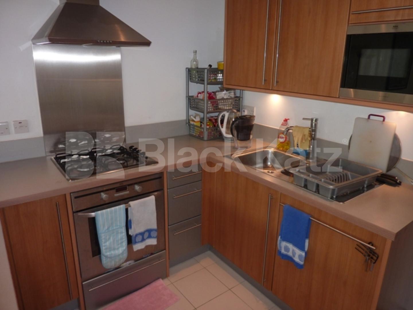 			LET!, 2 Bedroom, 1 bath, 1 reception Flat			 VISION 7, HOLLOWAY N7