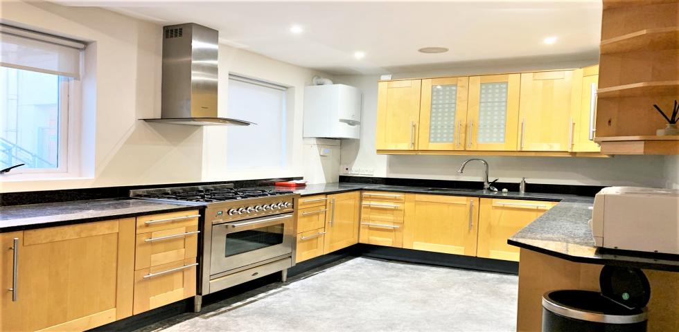 			4 Bedroom, 1 bath, 1 reception Apartment			 Lymington Road, WEST HAMPSTEAD