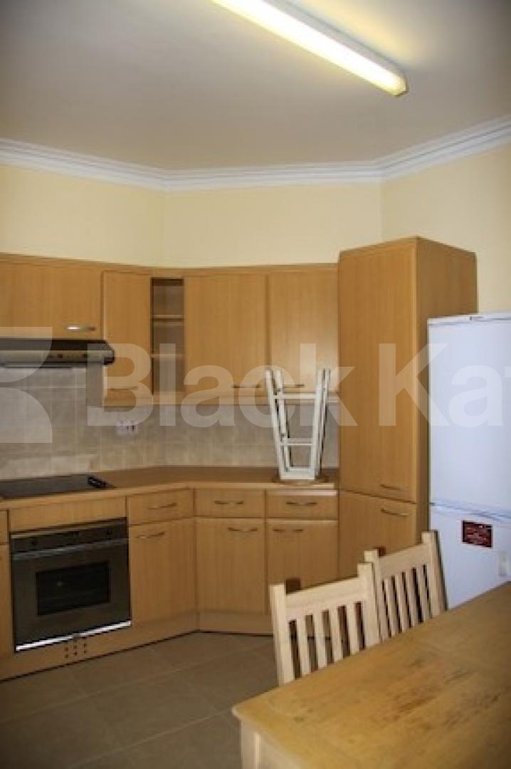 			NEW INSTRUCTION - ZONE 1 !, 4 Bedroom, 1 bath, 1 reception Flat			 Brewer Street, PICCADILLY CIRCUS -SOHO