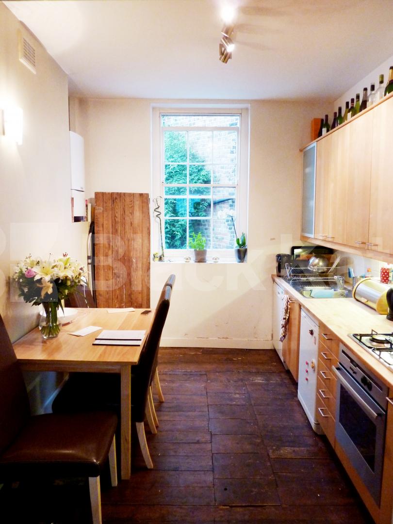 			NEW INSTRUCTION!, 2 Bedroom, 1 bath, 1 reception Flat			 Randolph Street, CAMDEN