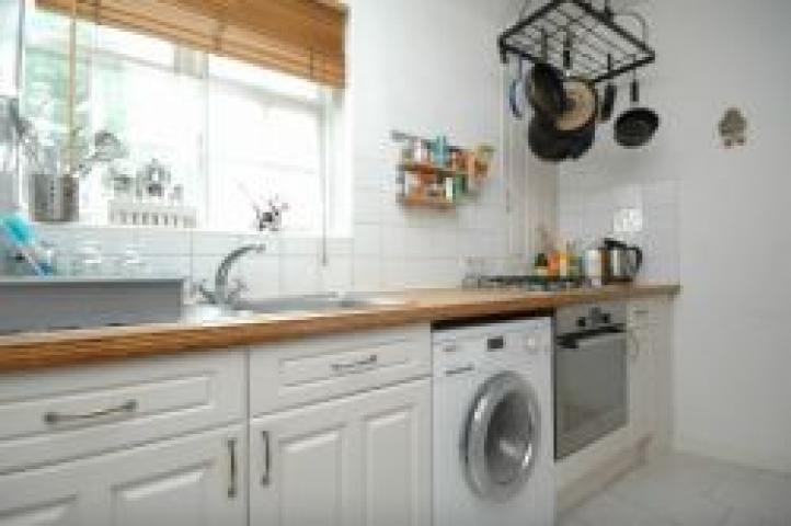 			Great For School Catchment, 2 Bedroom, 1 bath, 1 reception Flat			 Falloden Way, HAMPSTEAD GARDEN SUBURB NW11