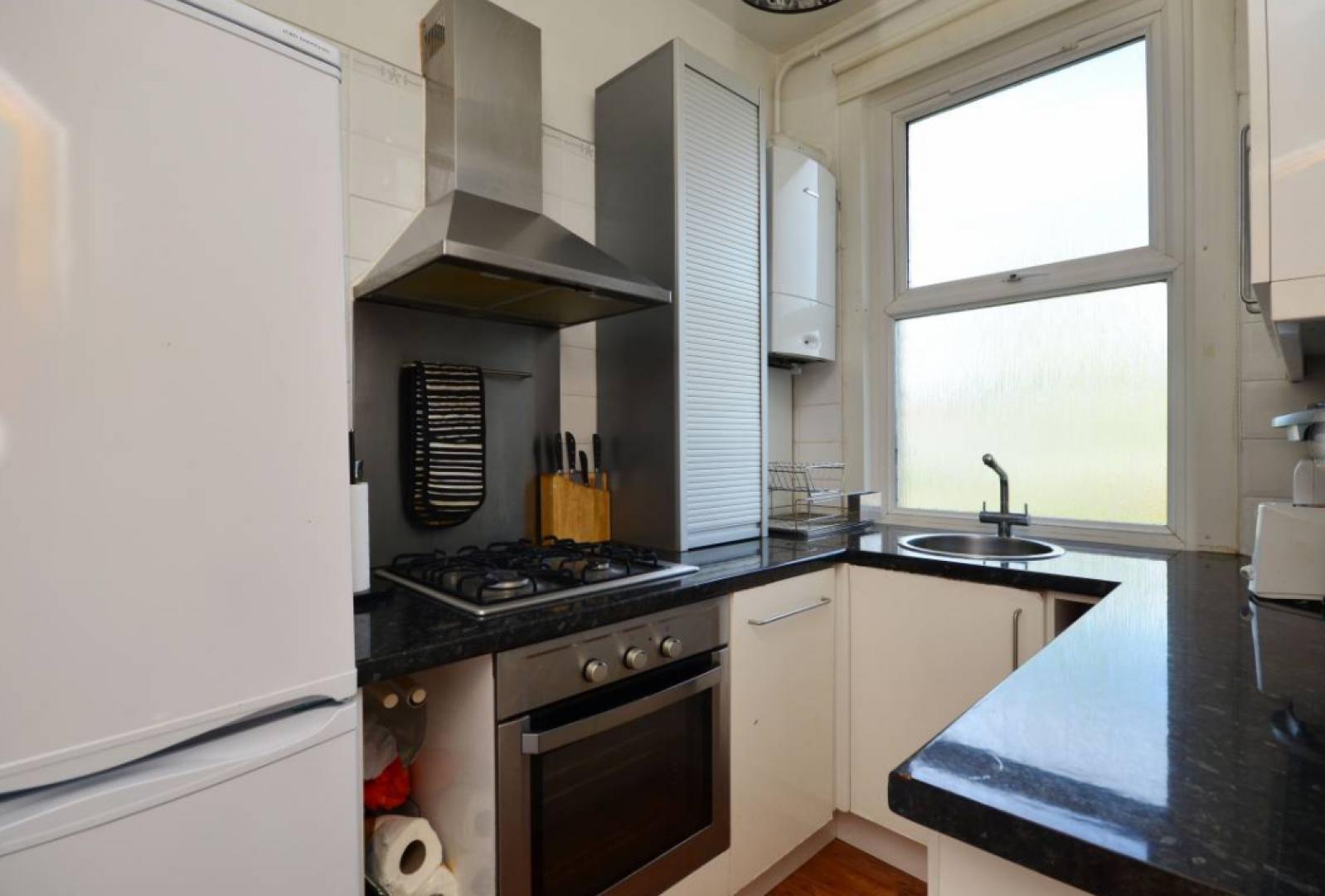 			1 Bedroom, 1 bath, 1 reception Flat			 Coverdale Road, KILBURN/WILLESDEN GREEN