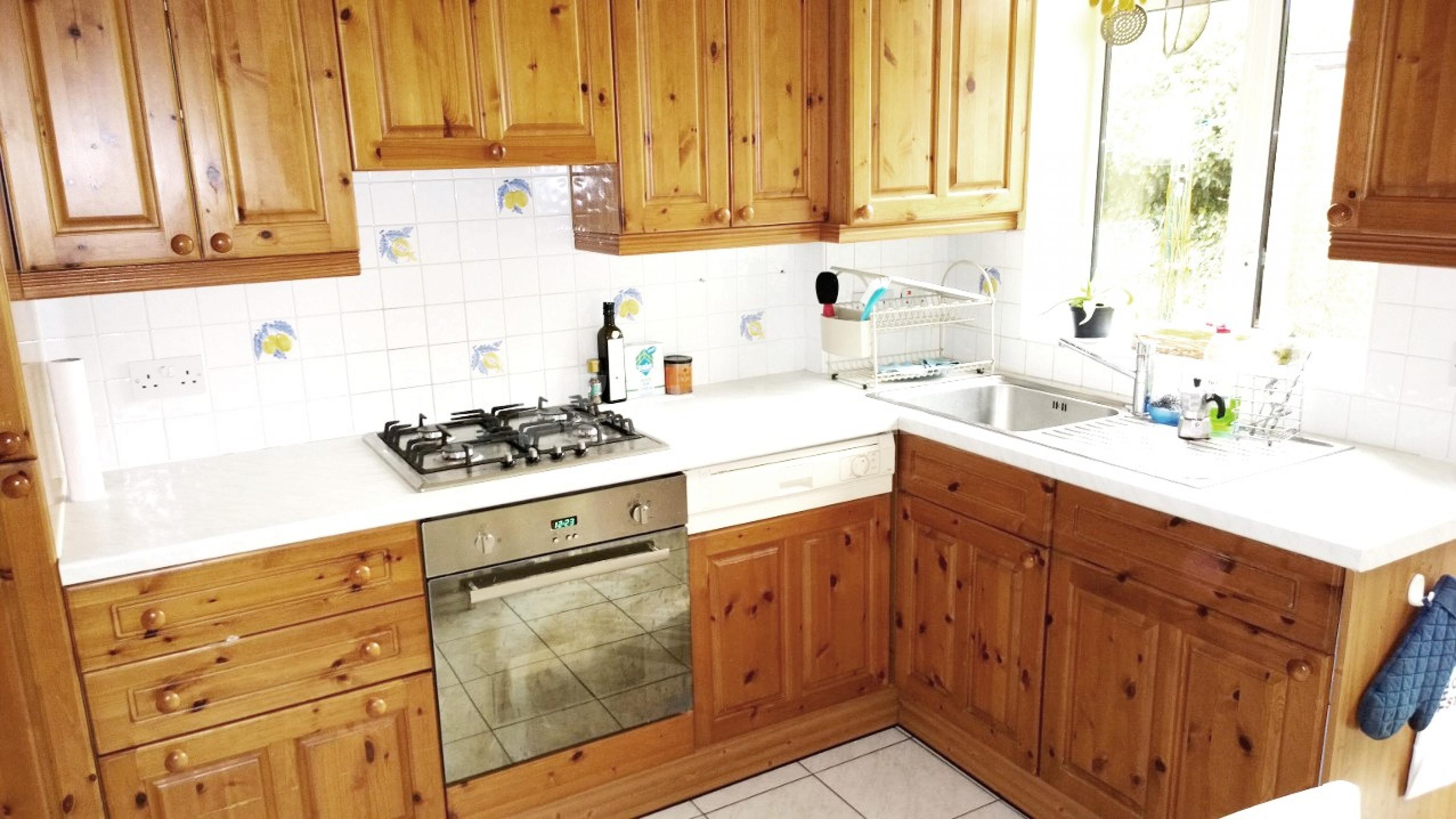 			LET, 2 Bedroom, 1 bath, 1 reception Ground Floor Flat			 Baronsmede Court, Baronsmede, Ealing W5