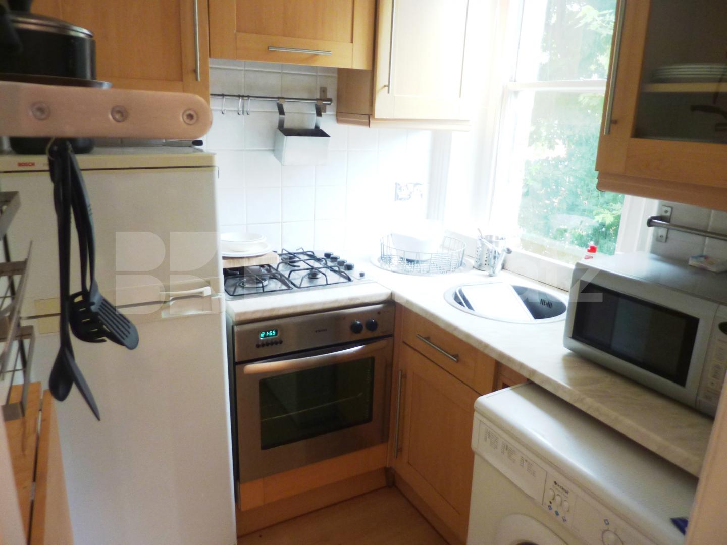 			NEW INSTRUCTION / AVAILABLE NOW!!!, 2 Bedroom, 1 bath, 1 reception Flat			 Parliment hill, Hampstead