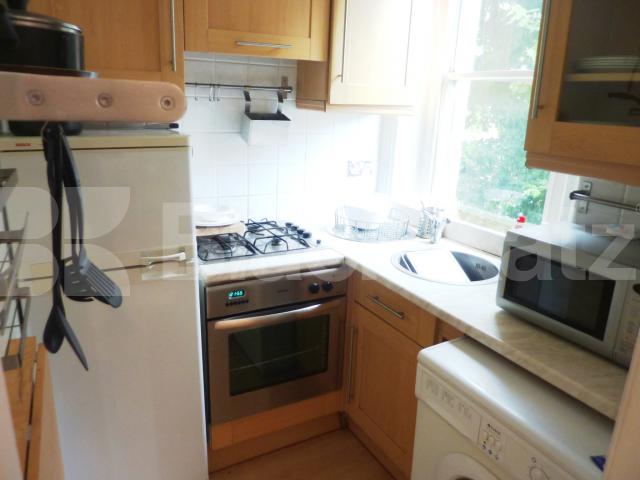 			NEW INSTRUCTION / AVAILABLE NOW!!!, 2 Bedroom, 1 bath, 1 reception Flat			 Parliment hill, Hampstead