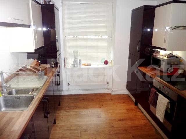 			NEW INSTRUCTION (Private Garden), 1 Bedroom, 1 bath, 1 reception Ground Floor Flat			 Raynham Road, HAMMERSMITH