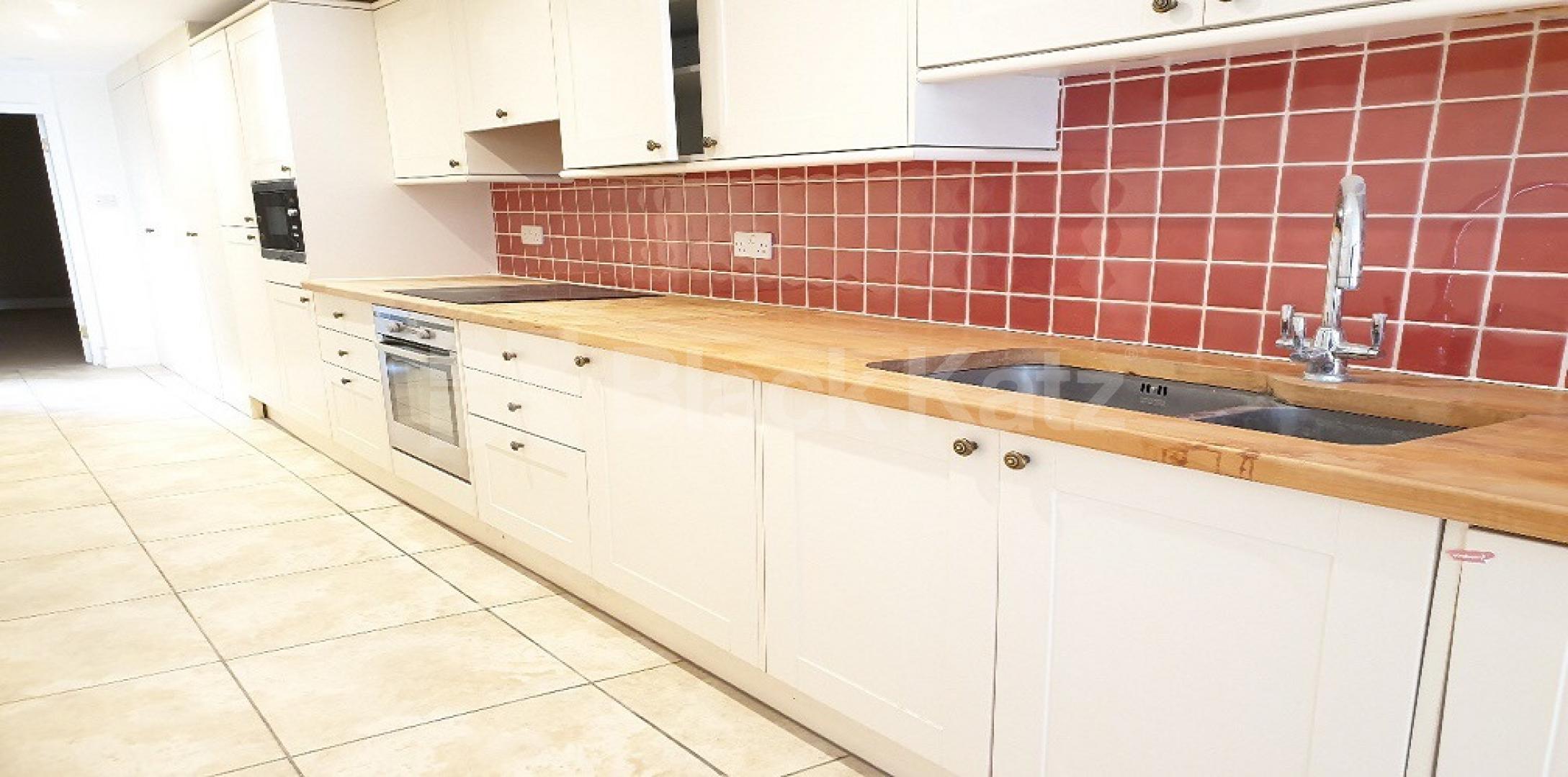 			SIX MONTH LET, 2 Bedroom, 1 bath, 1 reception Flat			 Eccleston Square, Victoria