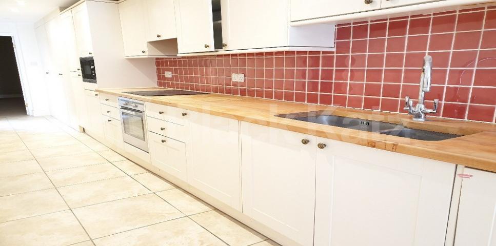 			SIX MONTH LET, 2 Bedroom, 1 bath, 1 reception Flat			 Eccleston Square, Victoria