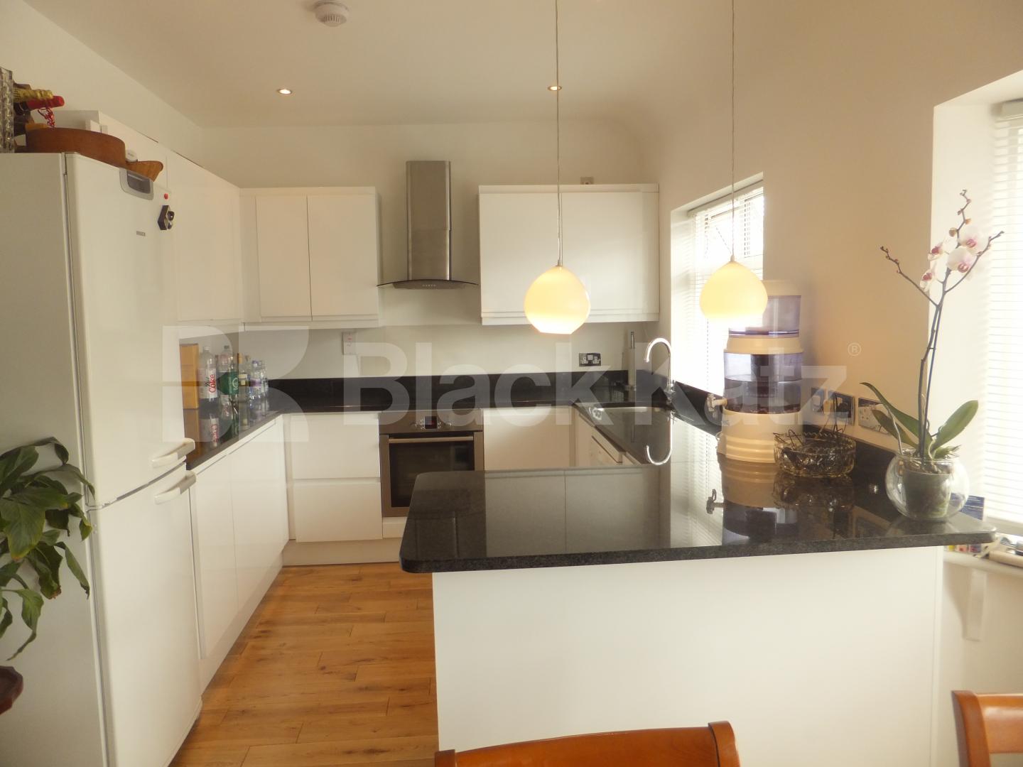 			NEW INSTRUCTION, 3 Bedroom, 1 bath, 1 reception Flat			 Second Avenue, Acton