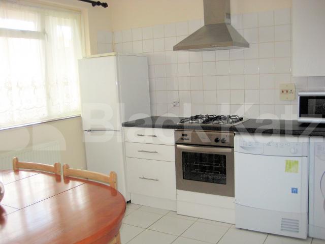 			3 Bedroom, 1 bath, 1 reception Flat			 Kingsbury Road, Islington