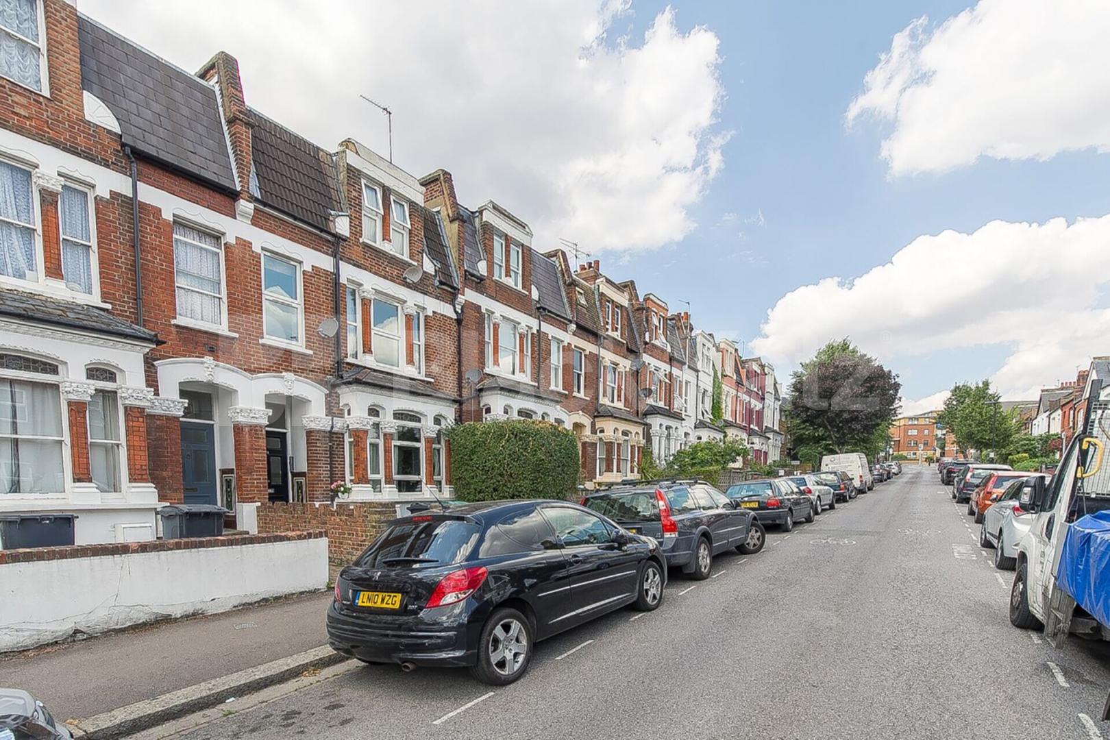 First floor 2 bedroom property located in the heart of Crouch End Inderwick Road , Crouch End / Hornsey