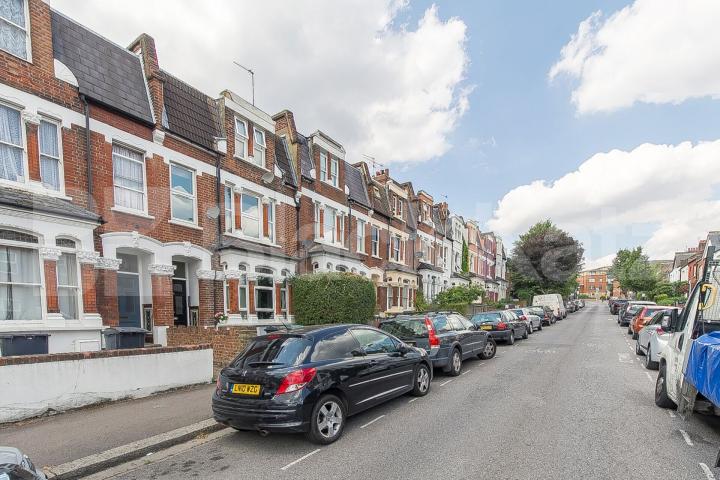 First floor 2 bedroom property located in the heart of Crouch End Inderwick Road , Crouch End / Hornsey