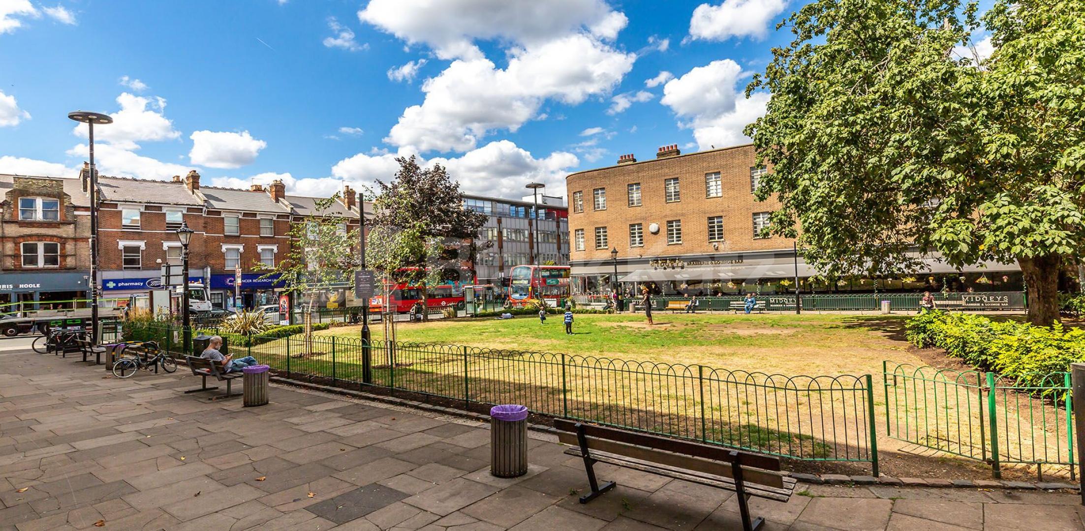 Cosy 1 bed with wood floors and good storage space mins to shops    The Broadway, Crouch End