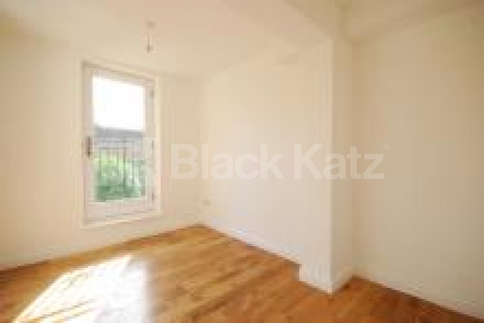 			4 Bedroom, 1 bath, 1 reception Flat			 Leighton Road, KENTISH TOWN