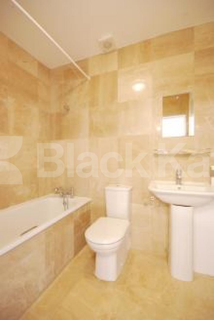 			4 Bedroom, 1 bath, 1 reception Flat			 Leighton Road, KENTISH TOWN