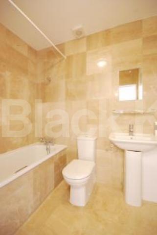 			4 Bedroom, 1 bath, 1 reception Flat			 Leighton Road, KENTISH TOWN