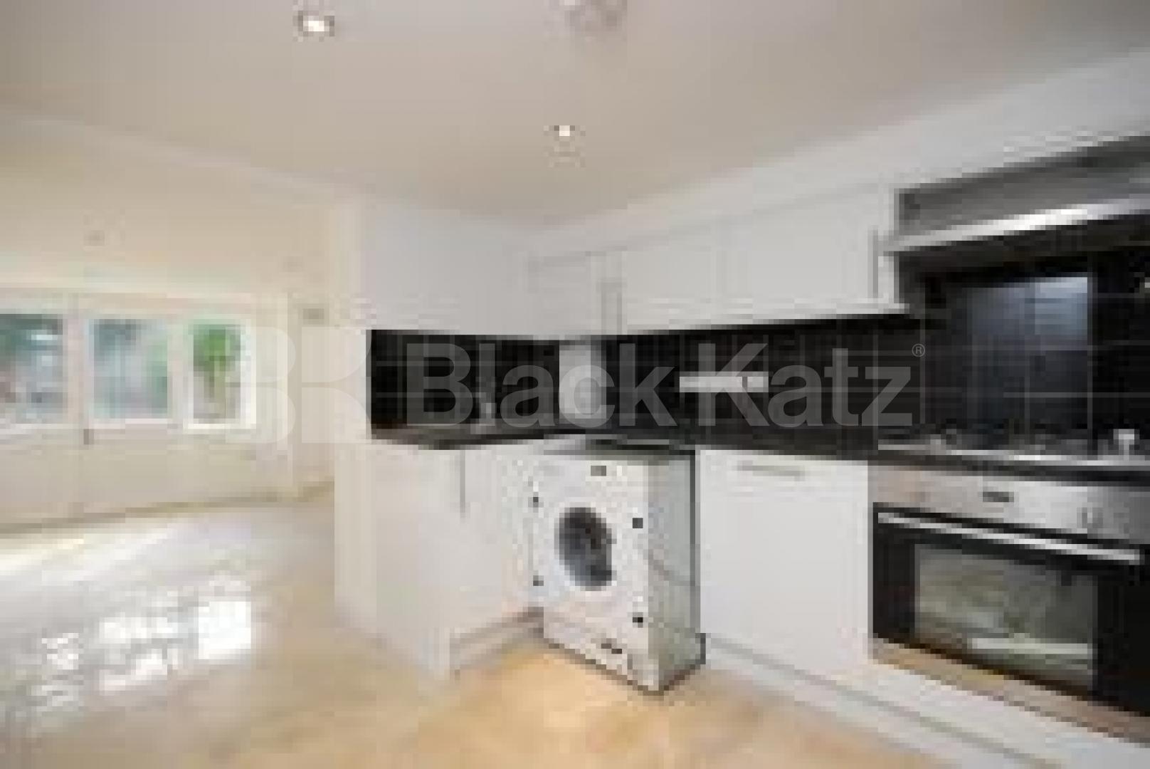 			4 Bedroom, 1 bath, 1 reception Flat			 Leighton Road, KENTISH TOWN