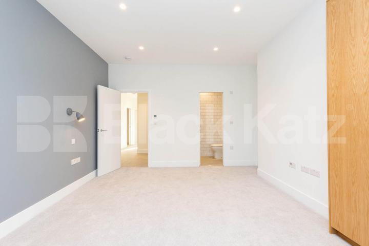  Newly refurbished to a high standard 3 double bedroom flat with communal garden Hilldrop Road, Tufnell Park 