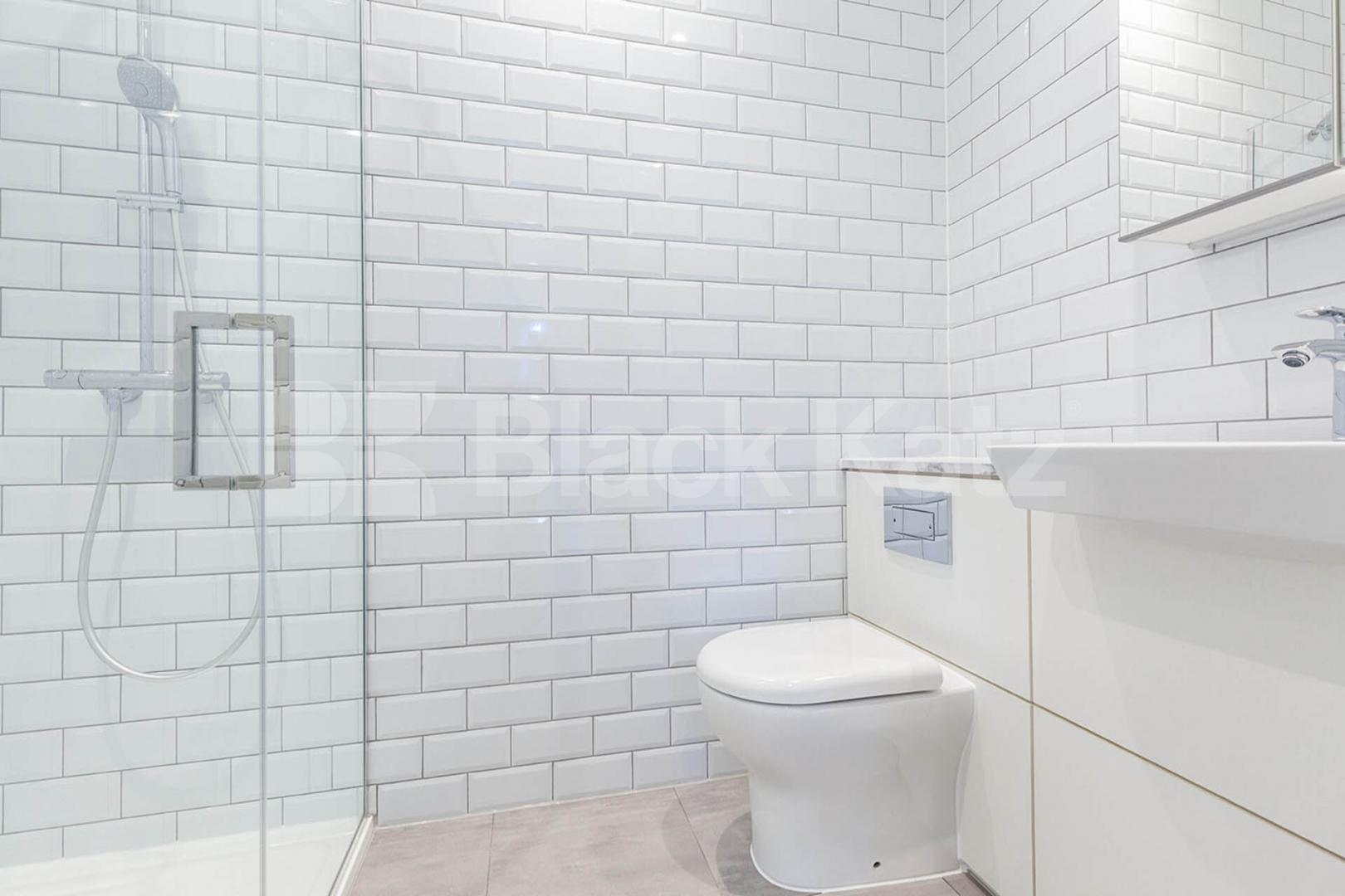  Newly refurbished to a high standard 3 double bedroom flat with communal garden Hilldrop Road, Tufnell Park 